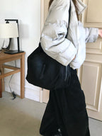 簡約 質感 麂皮 拉鍊 斜背包 / 2色