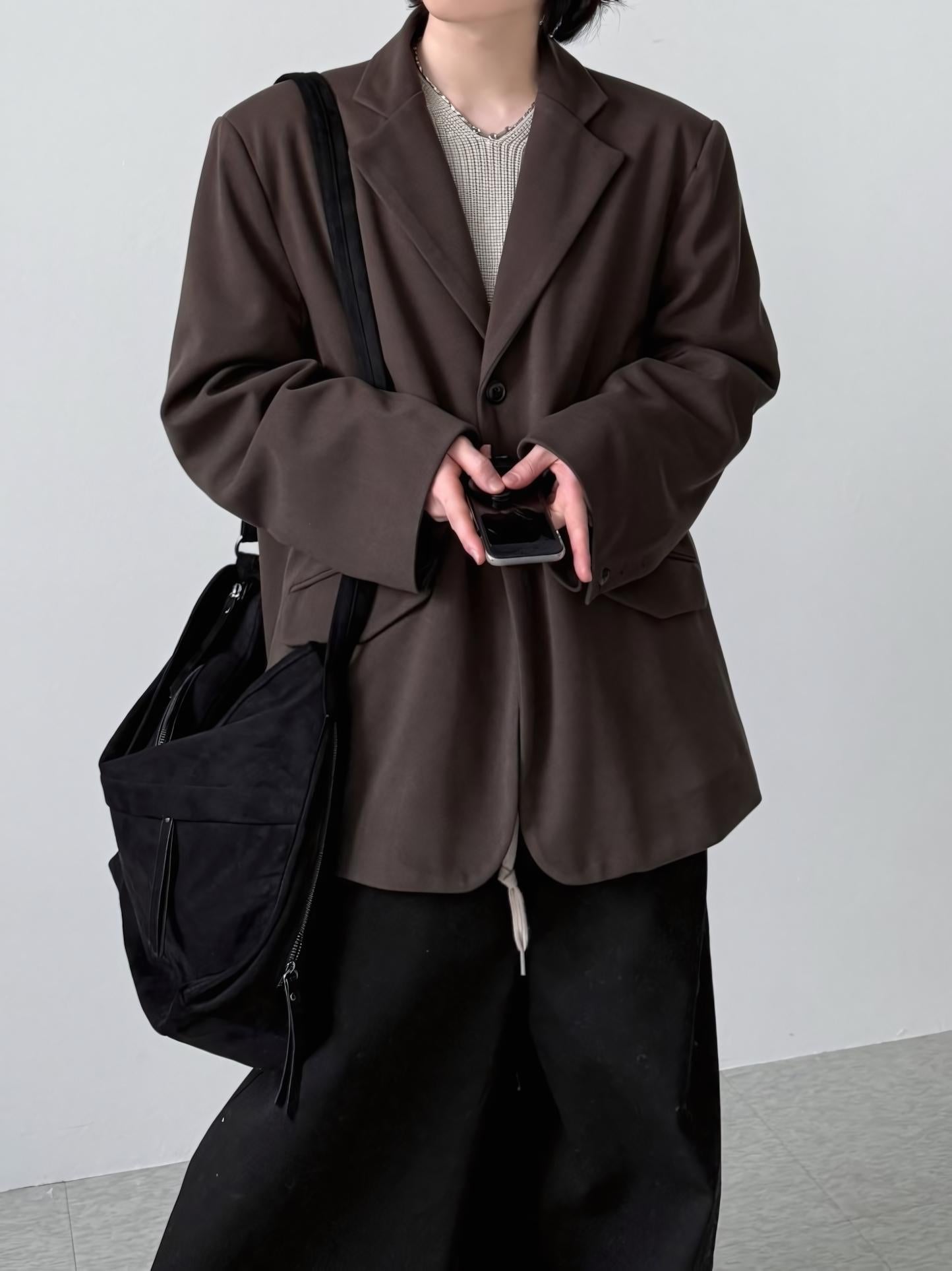 簡約 質感 麂皮 拉鍊 斜背包 / 2色