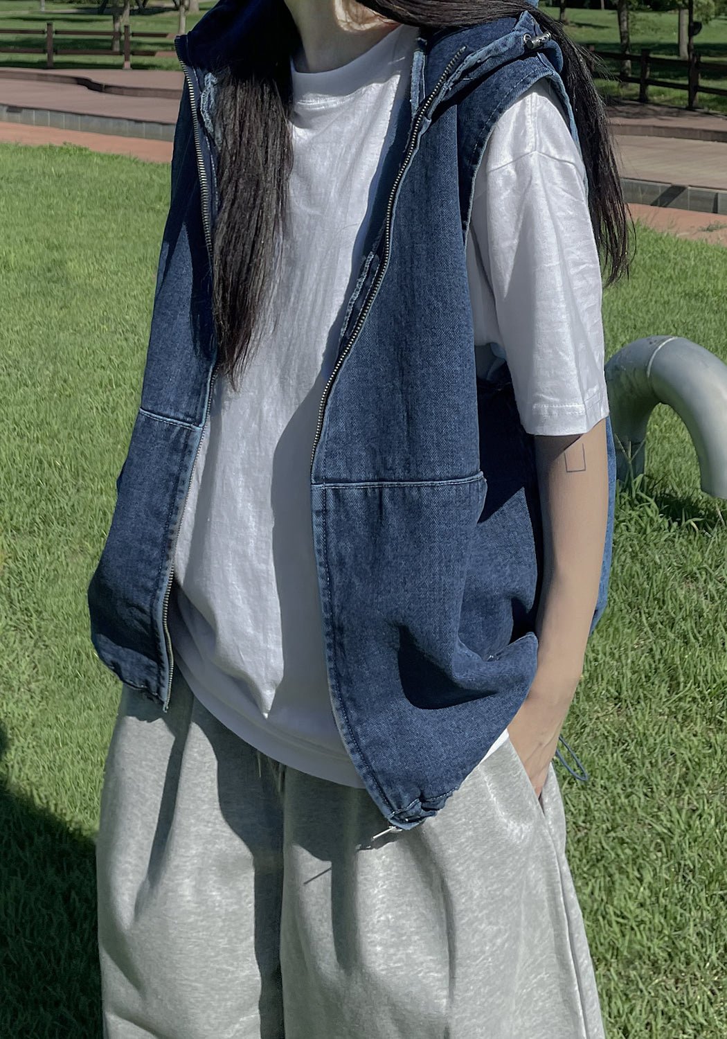 丹寧 牛仔 連帽 背心 - WHATEVER STUDIO