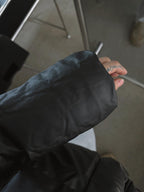 雙星胸針 仿皮革 短版 高領 羽絨外套 - WHATEVER STUDIO